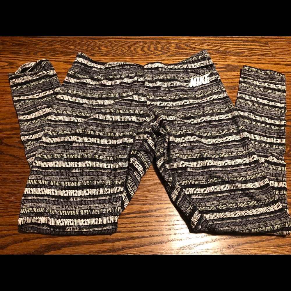 Nike Striped Legging